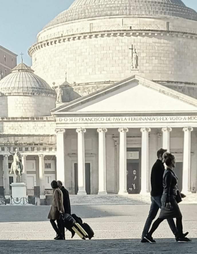 Piazza del Plebisicto. Foto Bruno Fermariello